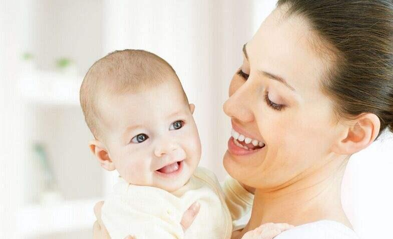 小宝宝老打嗝，看着真辛苦！有什么办法吗？