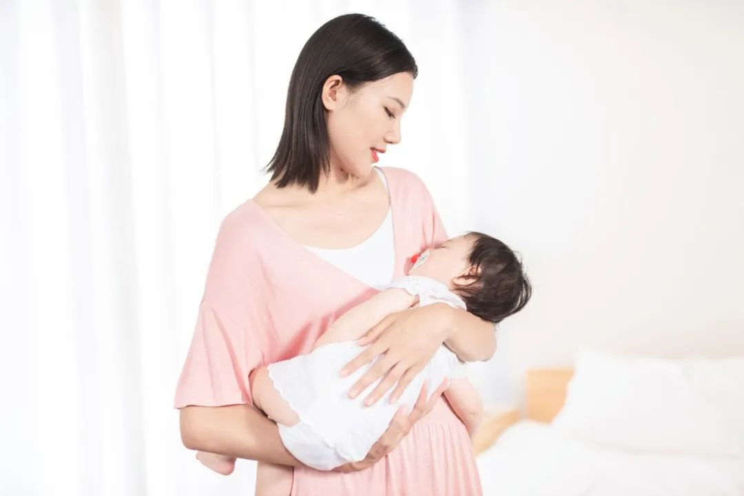 资深月嫂告诫：宝宝护理过程中，最容易犯这7个错误，一定要小心