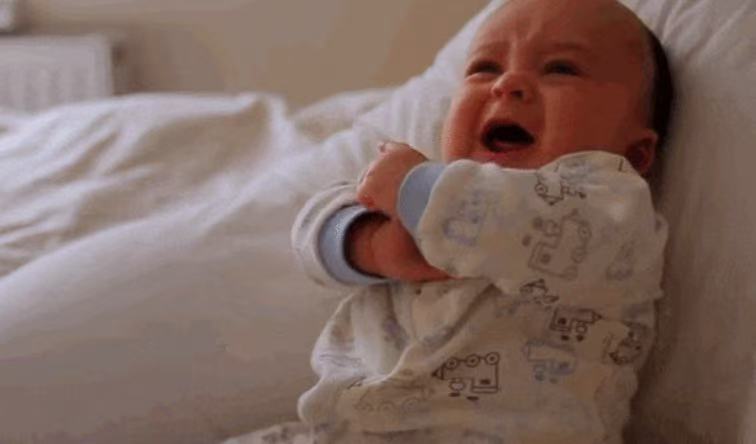 月嫂暖心提醒：这4个常见动作，可能悄悄伤害宝宝的听力，第一个不少新手爸妈还在做！