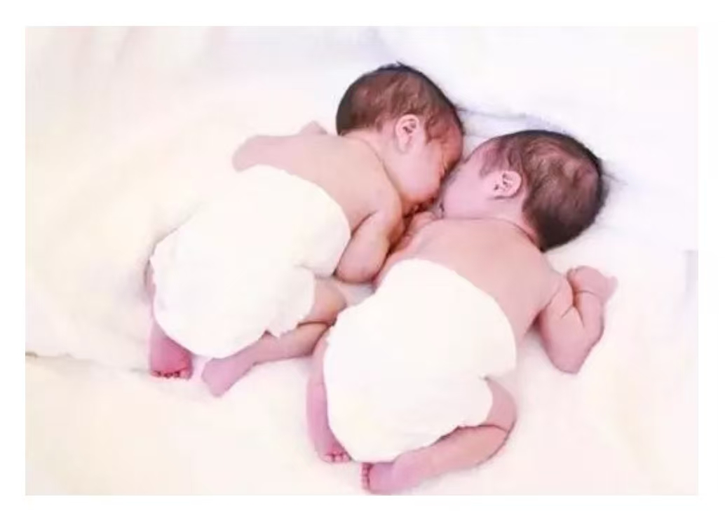 宝宝趴睡全解析：7大好处与8项安全须知，新手爸妈必看